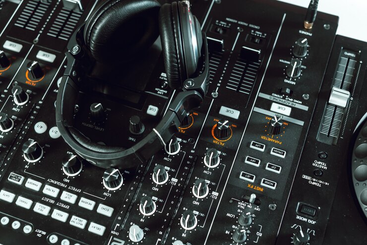 Top-Tier DJ Mixer Rentals in Brooklyn | Paradox Productions